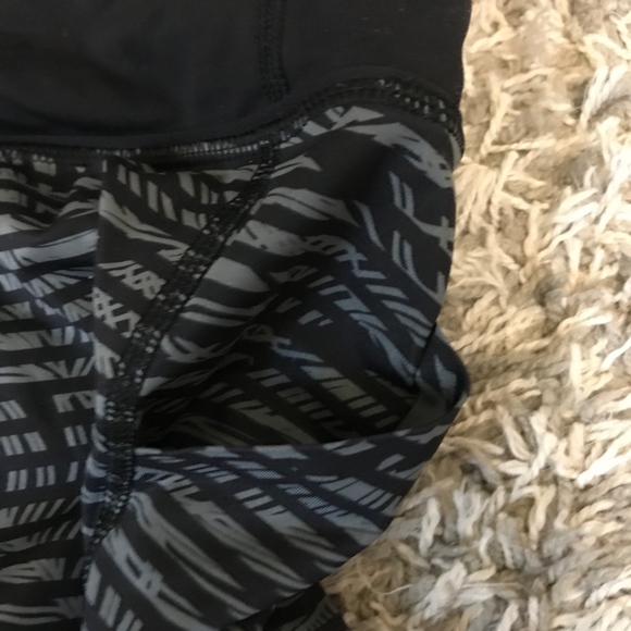 Lululemon Cropped Leggings - Picture 6 of 6